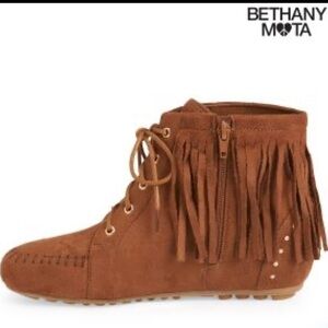 Bethany Mota Tan Lace Up Moccasin Bootie with Fringe Size 7